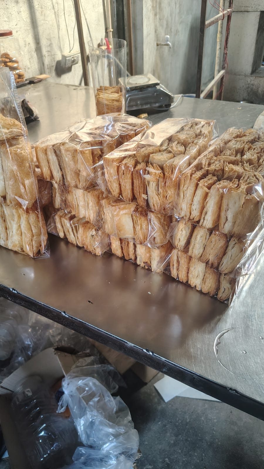 Khari Puff